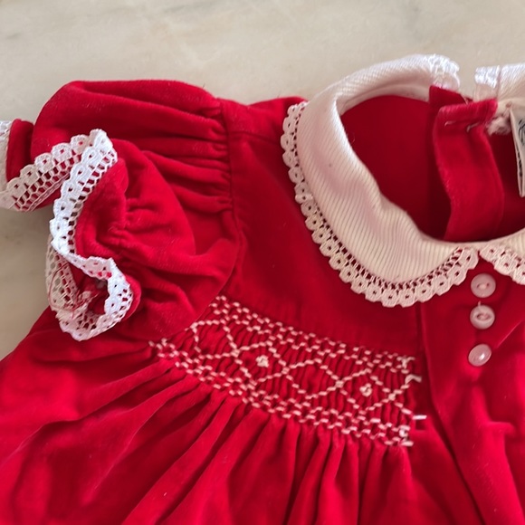 VINTAGE HEIR CRAFT Girl's Red Velvet Short Sleeve Smocked Dress Bloomers 6 Mo - Picture 4 of 8
